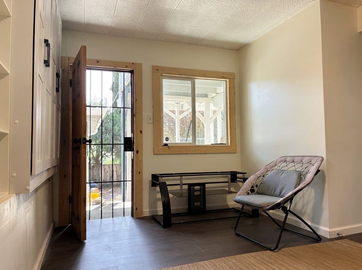 Oakland Apartment: 8101 Sunkist Dr