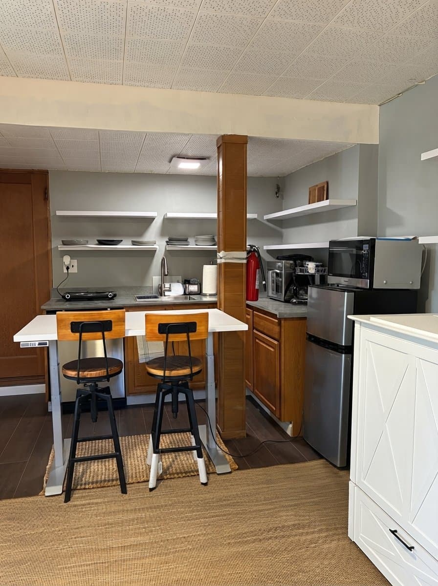 Oakland Apartment: 8101 Sunkist Dr