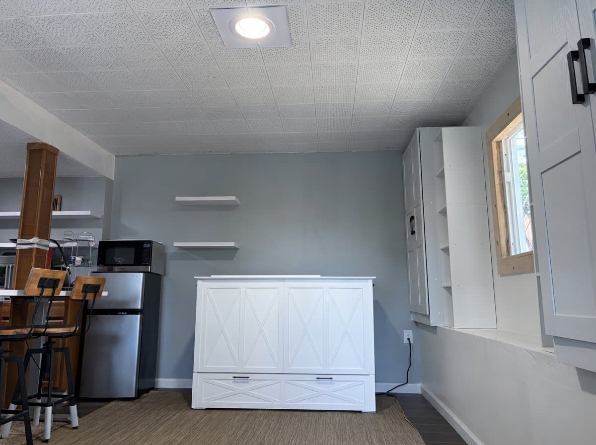 Oakland Apartment: 8101 Sunkist Dr