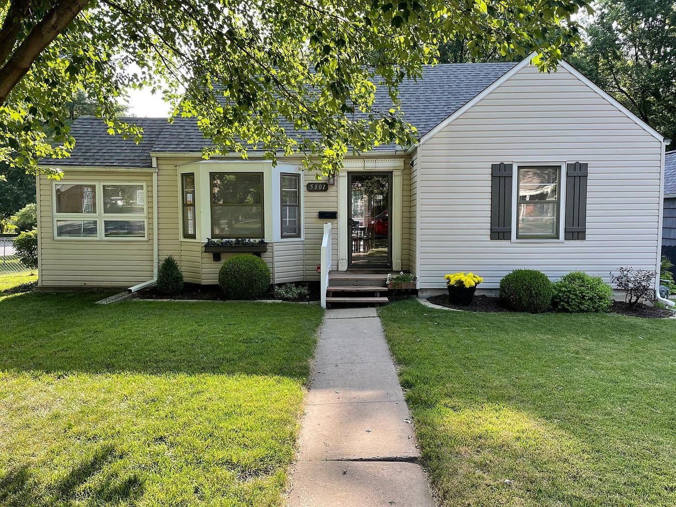 Mission House: 5301 Russell St