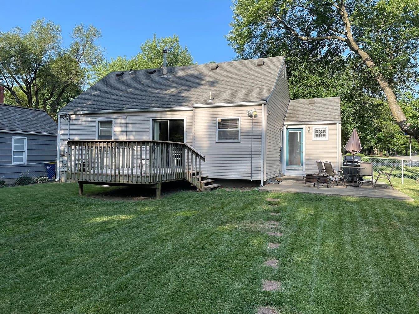 Mission House: 5301 Russell St