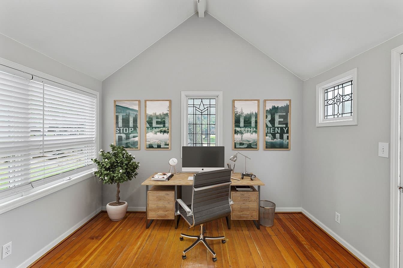 Mission House: 5301 Russell St