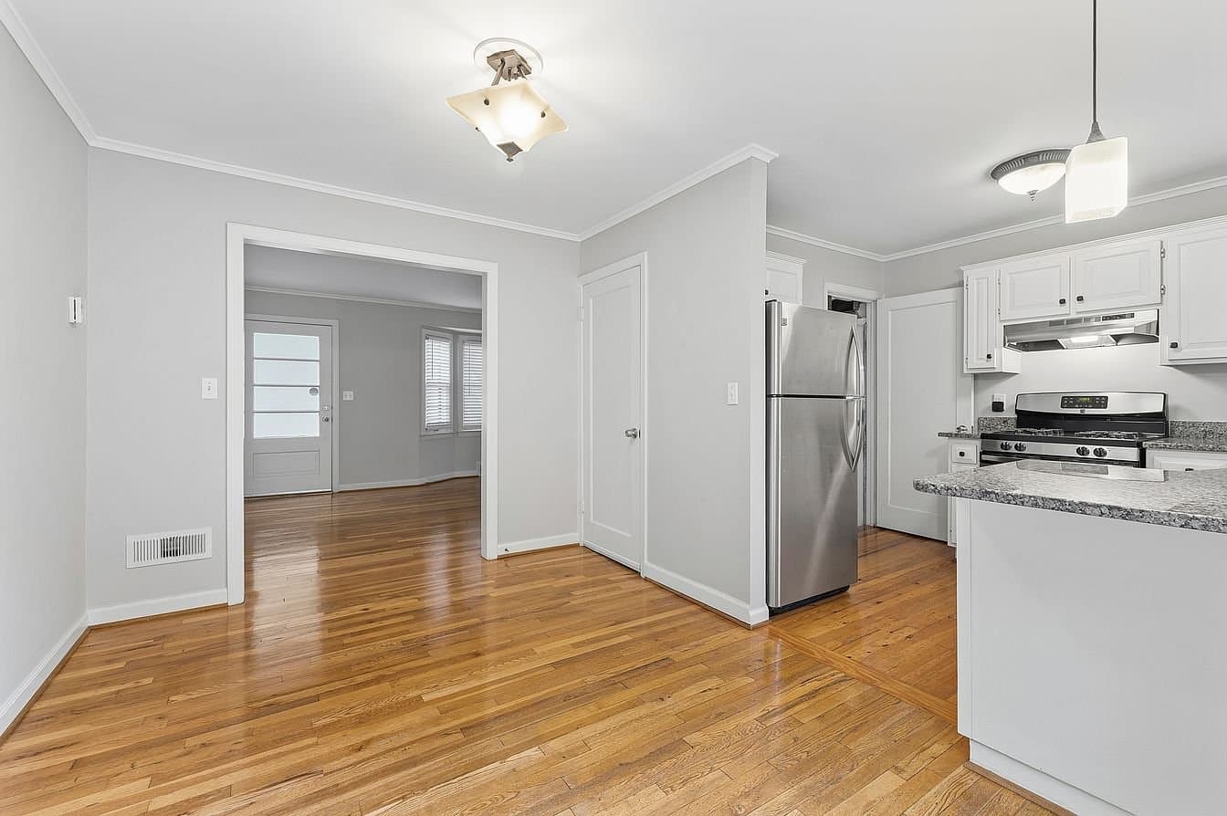 Mission House: 5301 Russell St