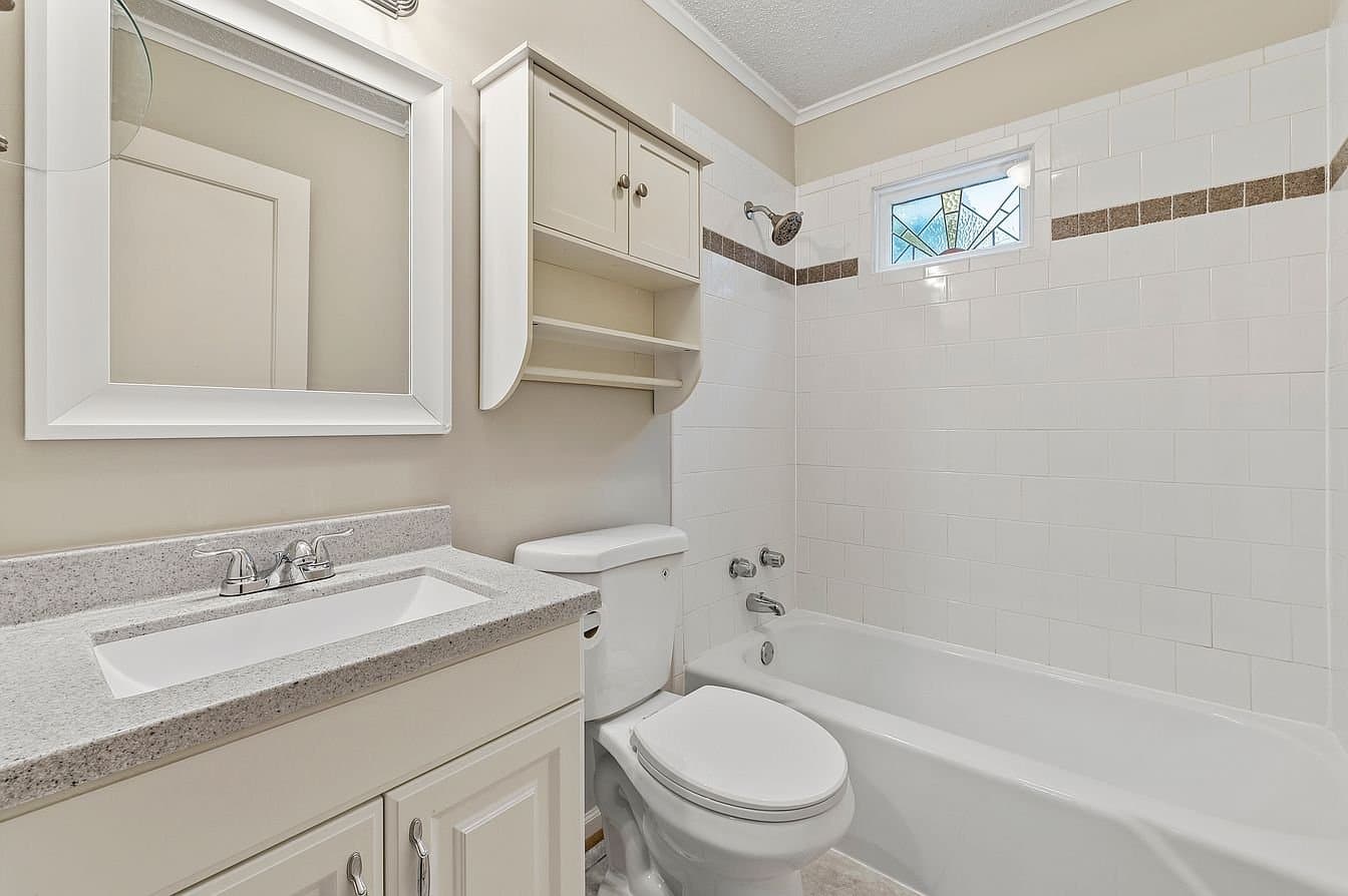 Mission House: 5301 Russell St