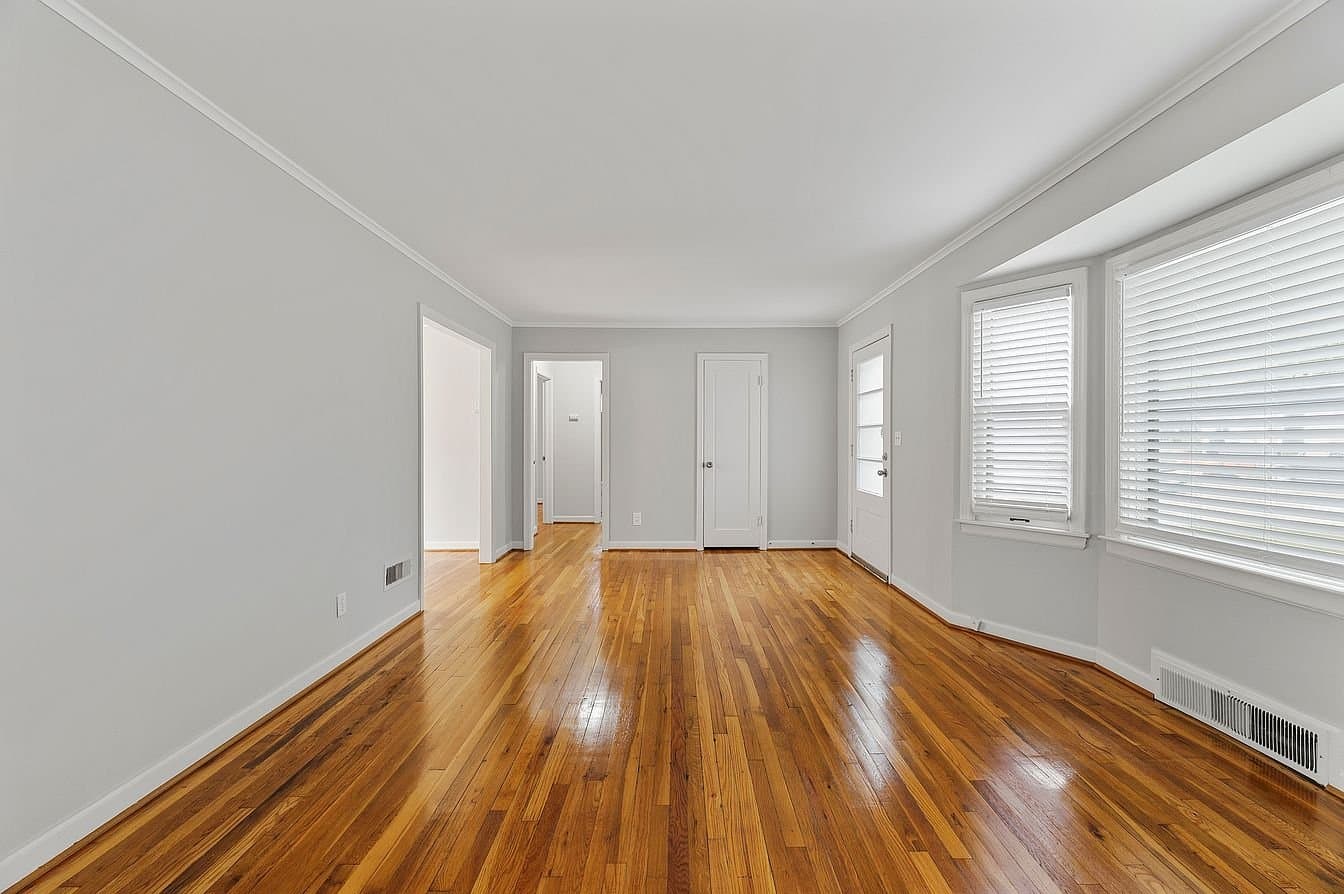 Mission House: 5301 Russell St