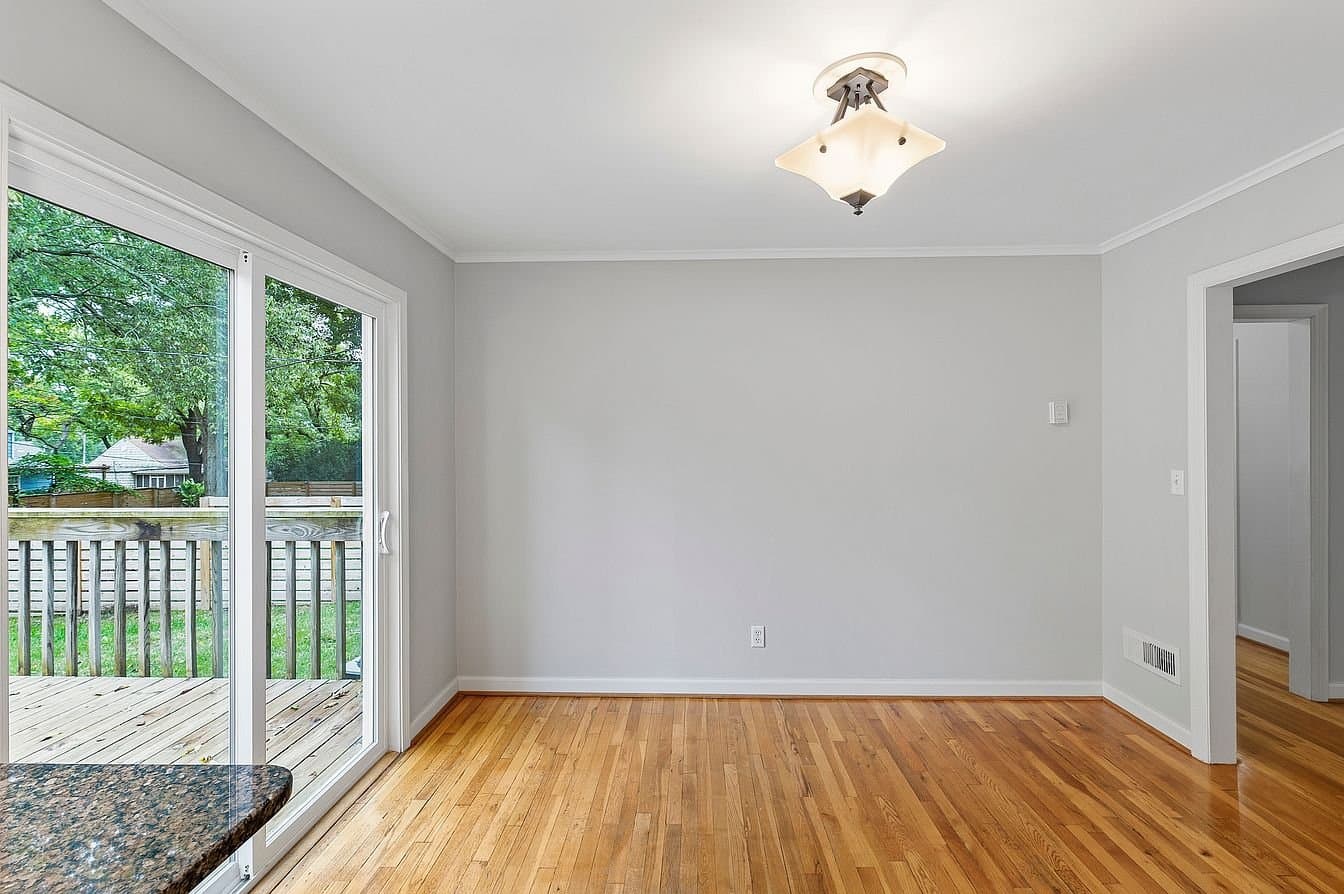 Mission House: 5301 Russell St
