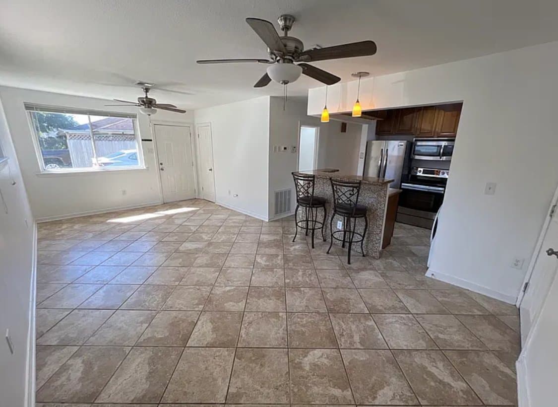 Metairie House: 854 Orion Ave