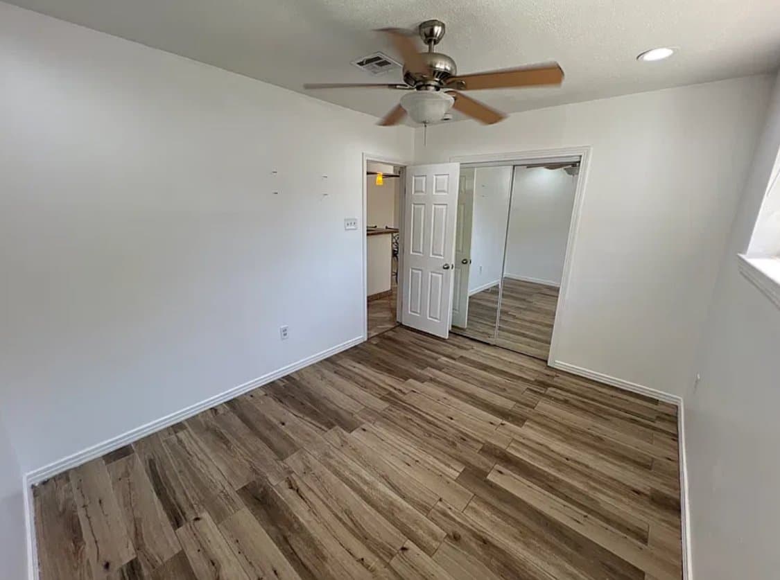 Metairie House: 854 Orion Ave