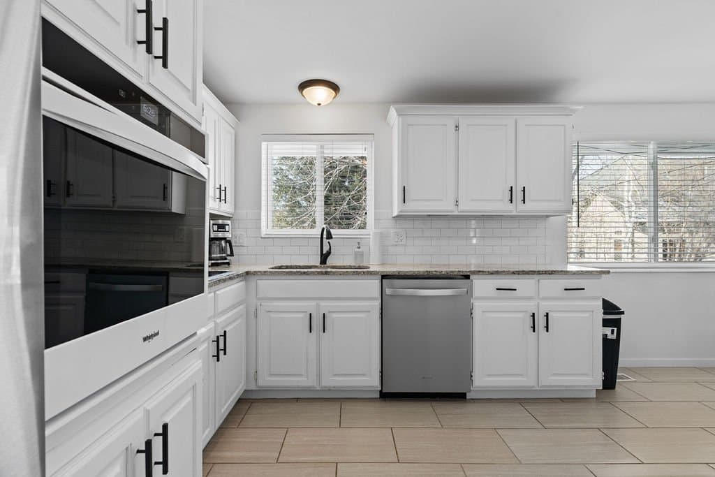 Holladay House: 5726 S Highland Dr