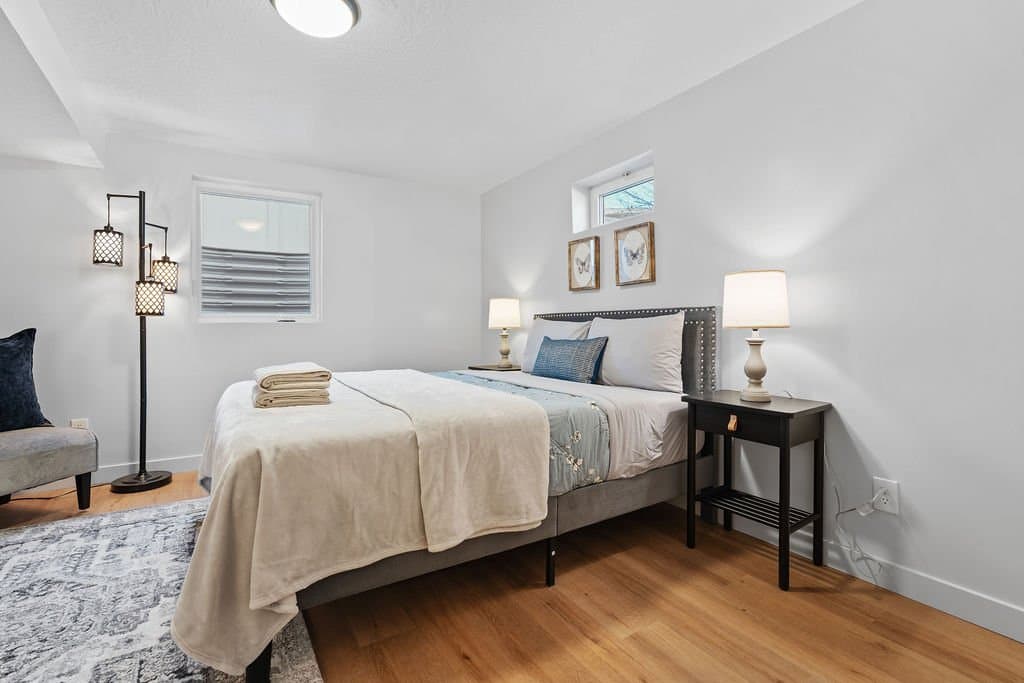 Holladay House: 5726 S Highland Dr