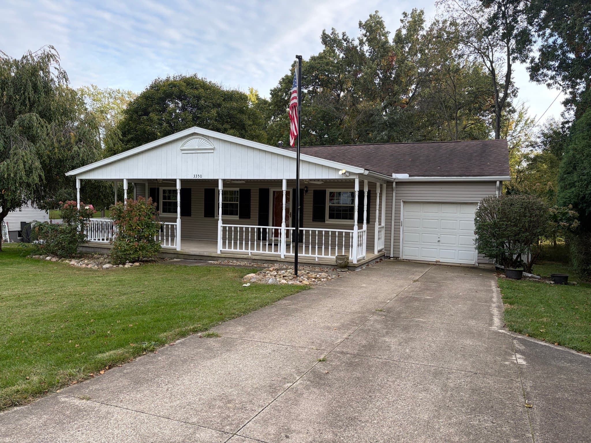Clinton House: 3350 Symphony Ln