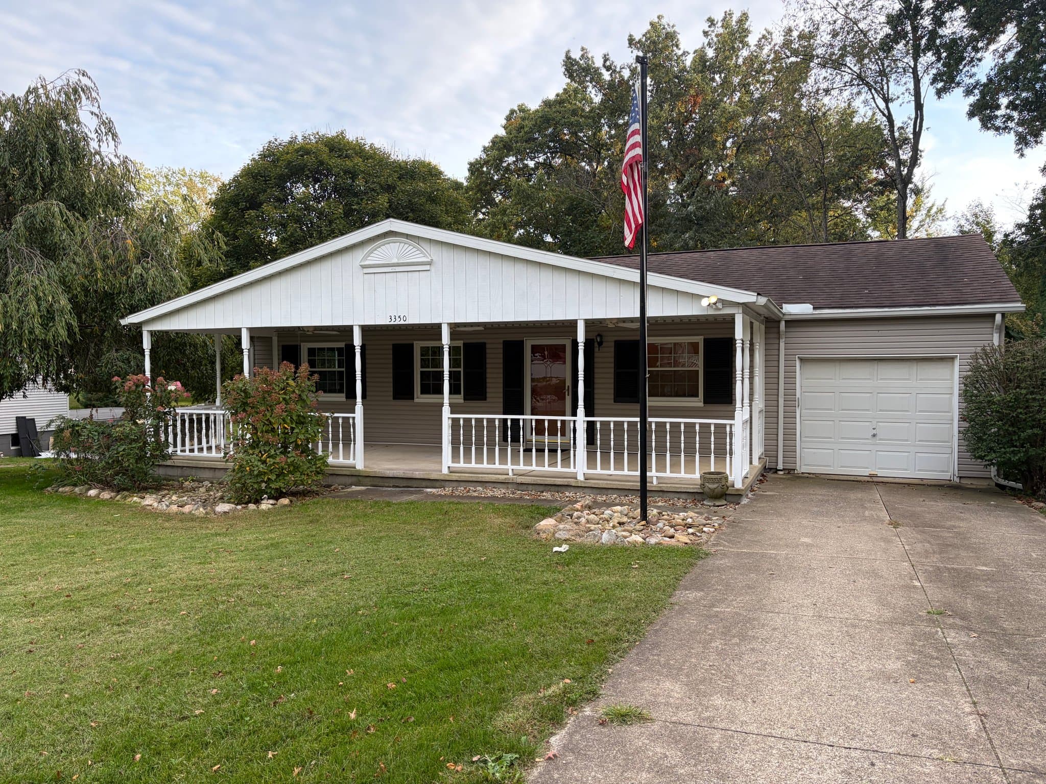 Clinton House: 3350 Symphony Ln