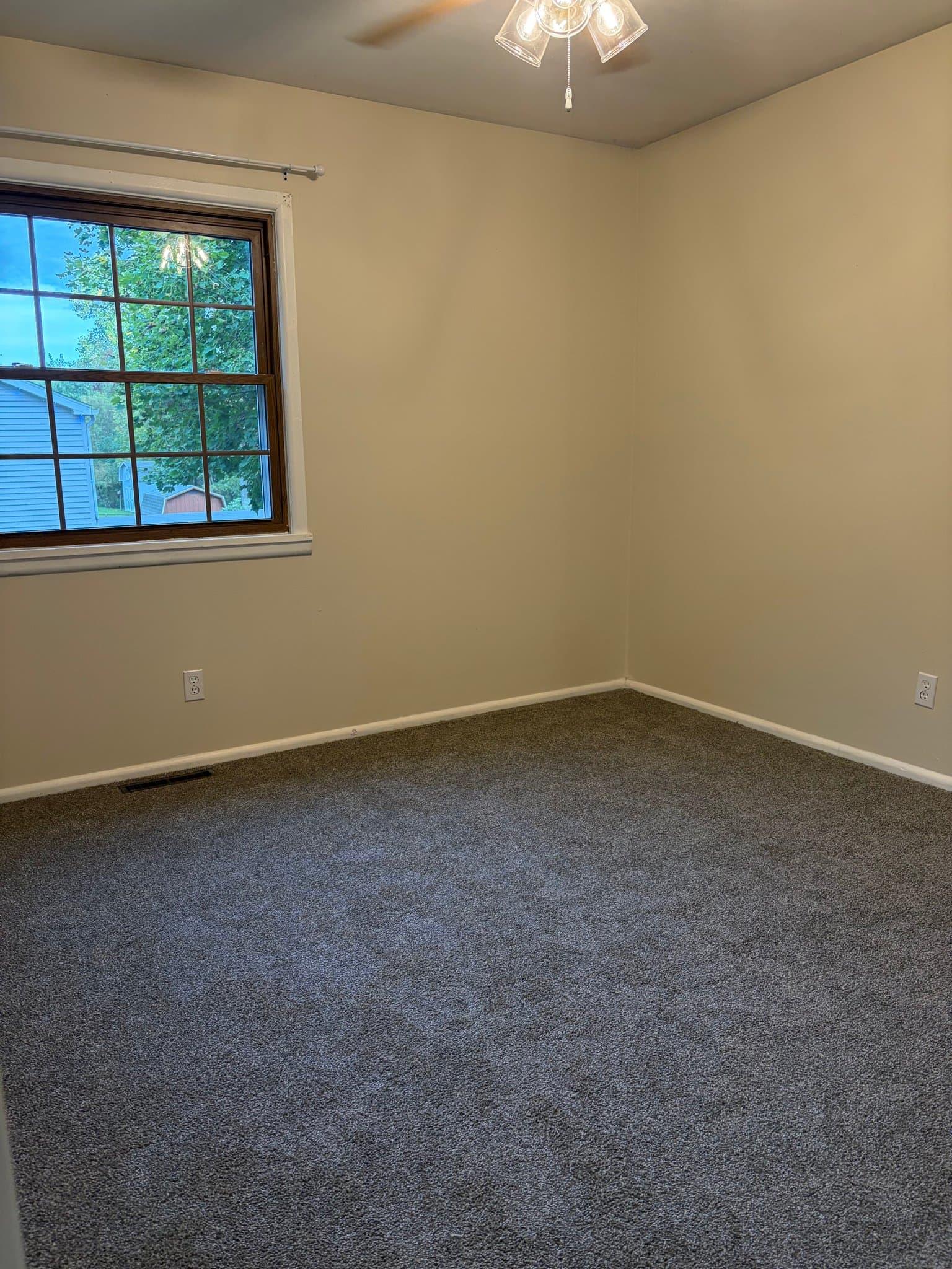 Clinton House: 3350 Symphony Ln