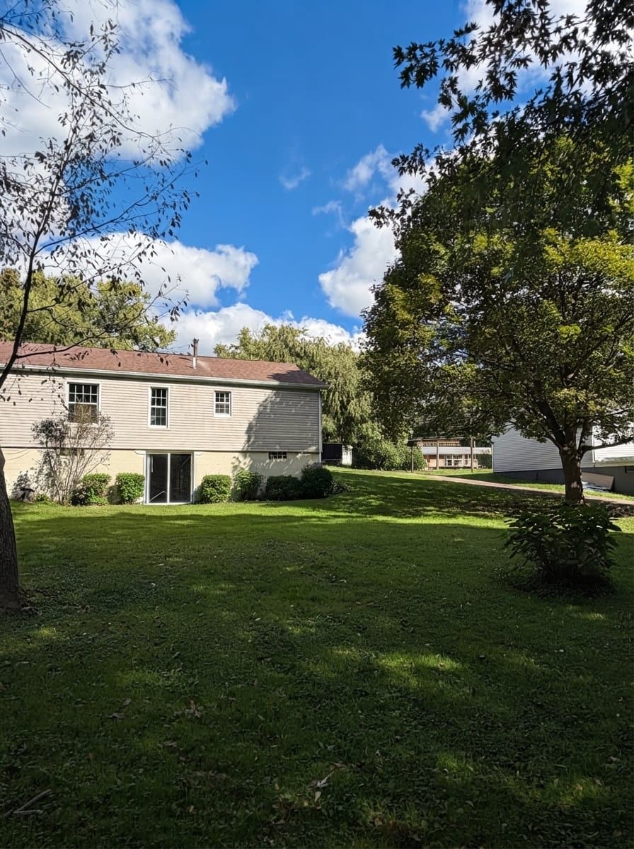 Clinton House: 3350 Symphony Ln