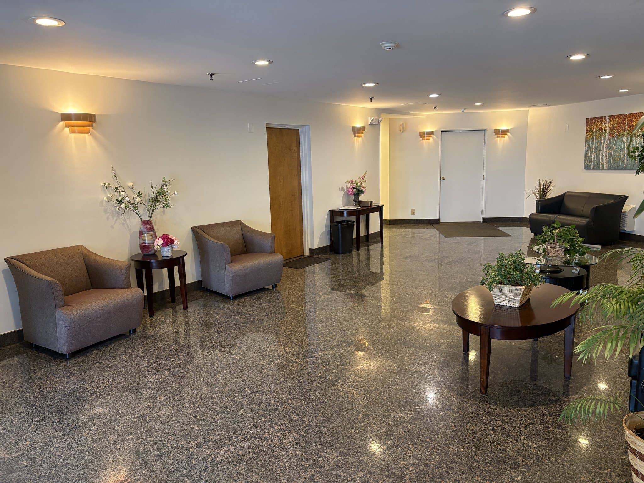 Cliffside Park Apartment: 633 Palisade Ave