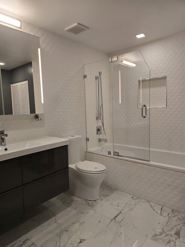 Cliffside Park Apartment: 633 Palisade Ave