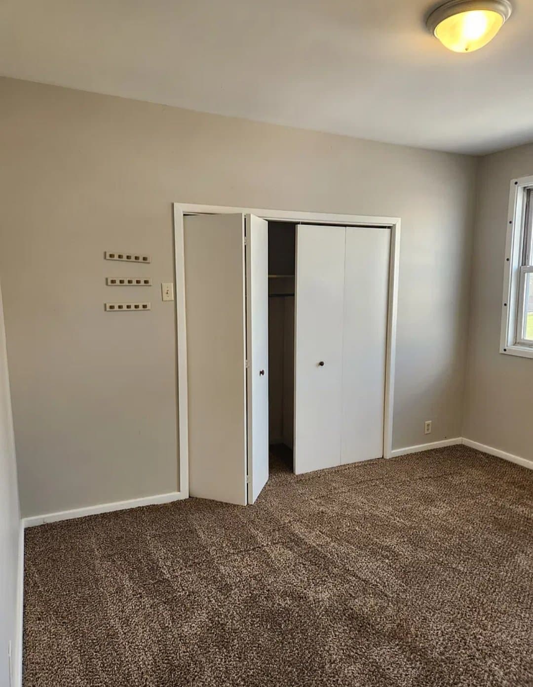 Mount Joy Townhome: 934 W Main St