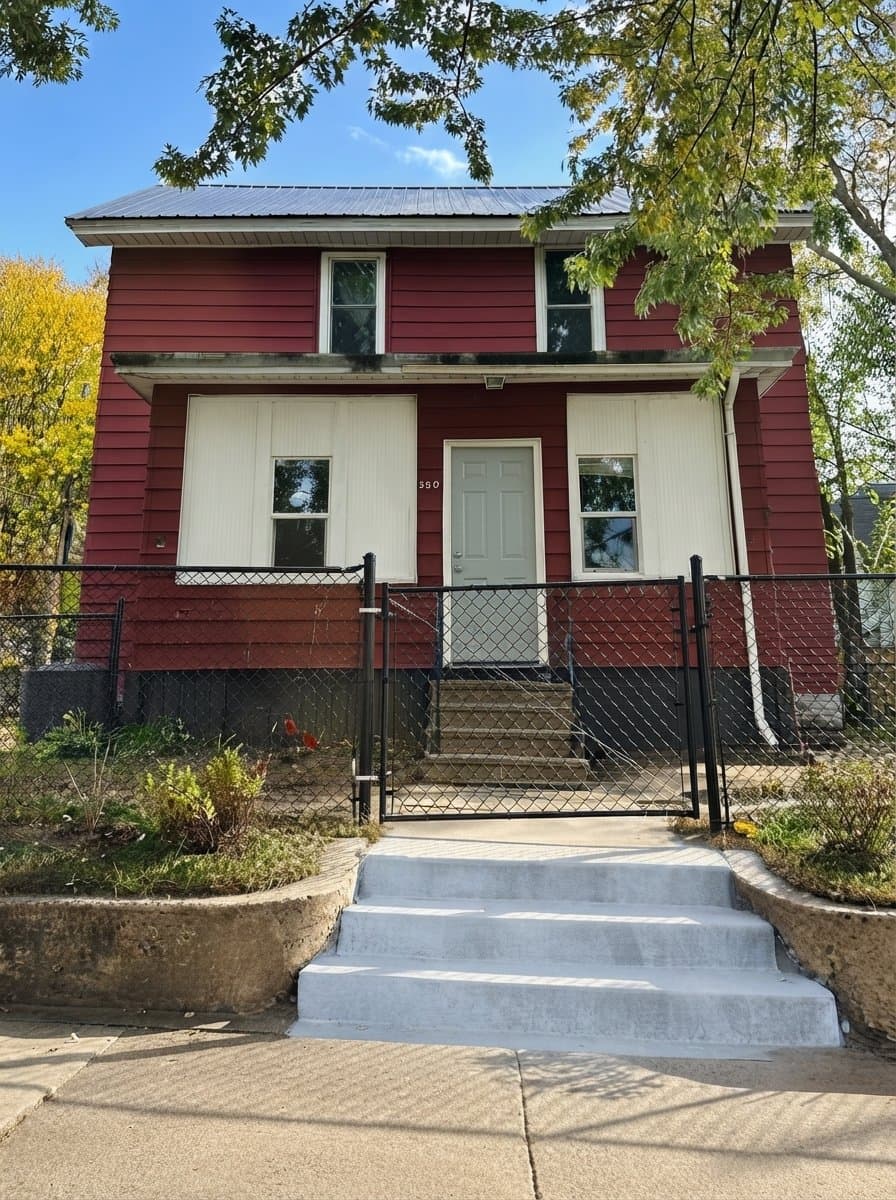 Eau Claire House: 309 Elm St