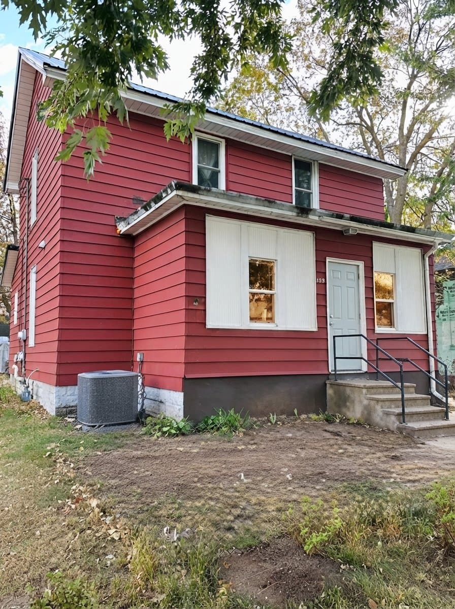 Eau Claire House: 309 Elm St