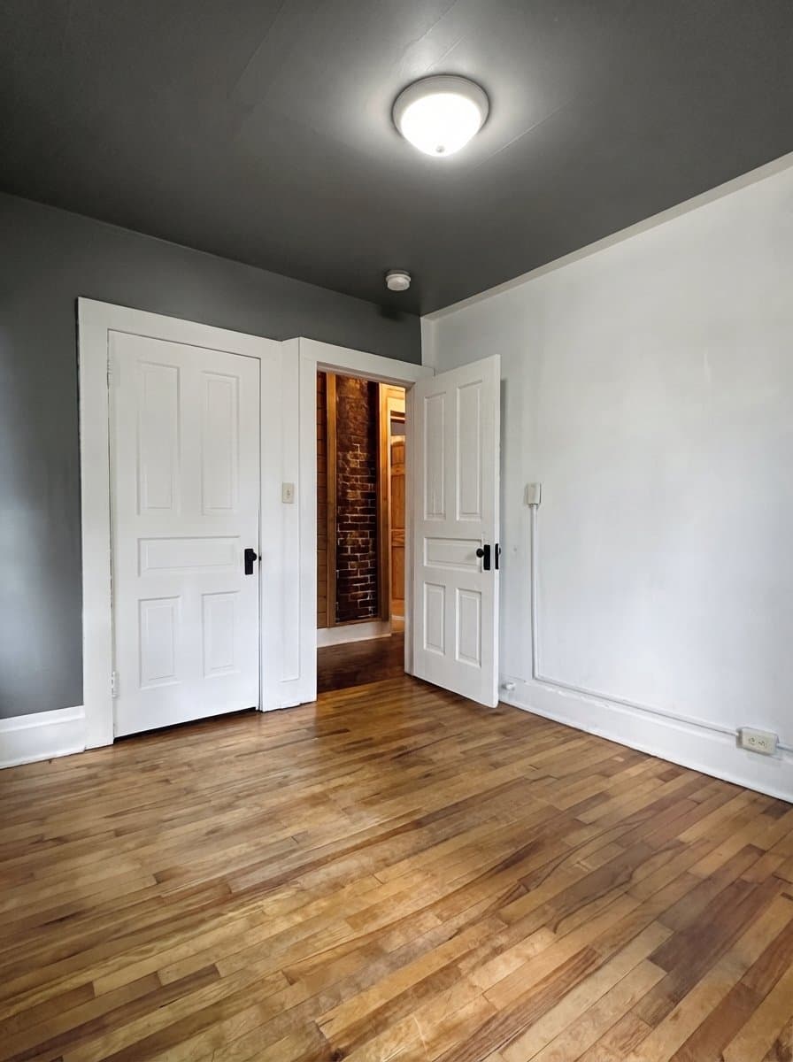 Eau Claire House: 309 Elm St