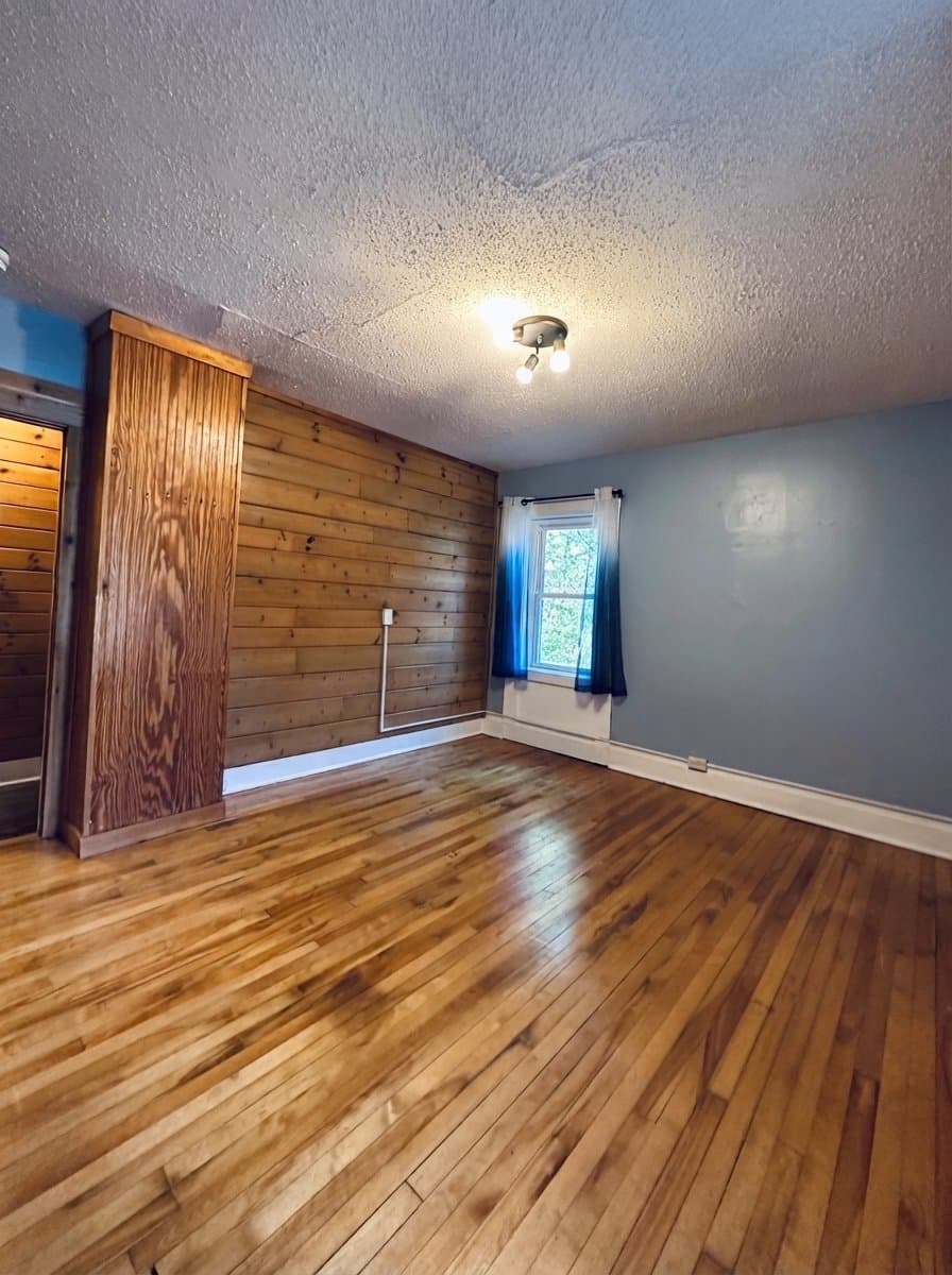 Eau Claire House: 309 Elm St