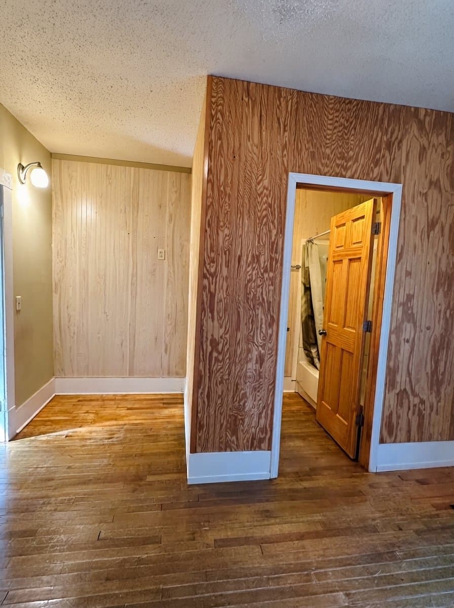 Eau Claire House: 309 Elm St