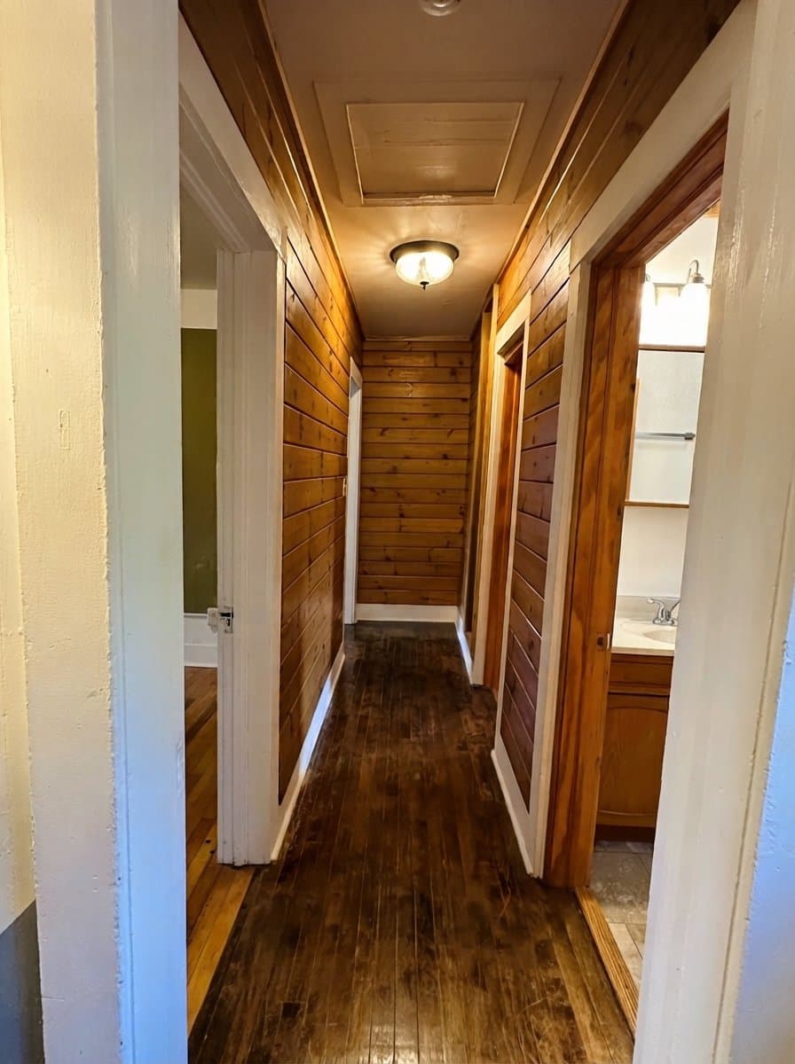 Eau Claire House: 309 Elm St