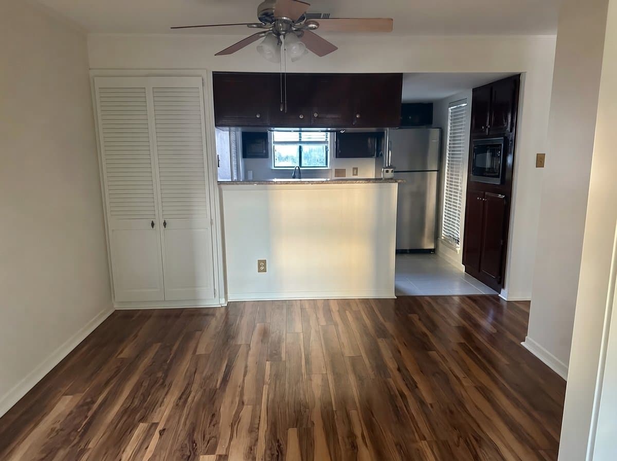 Austin Apartment: 1510 W North Loop Blvd