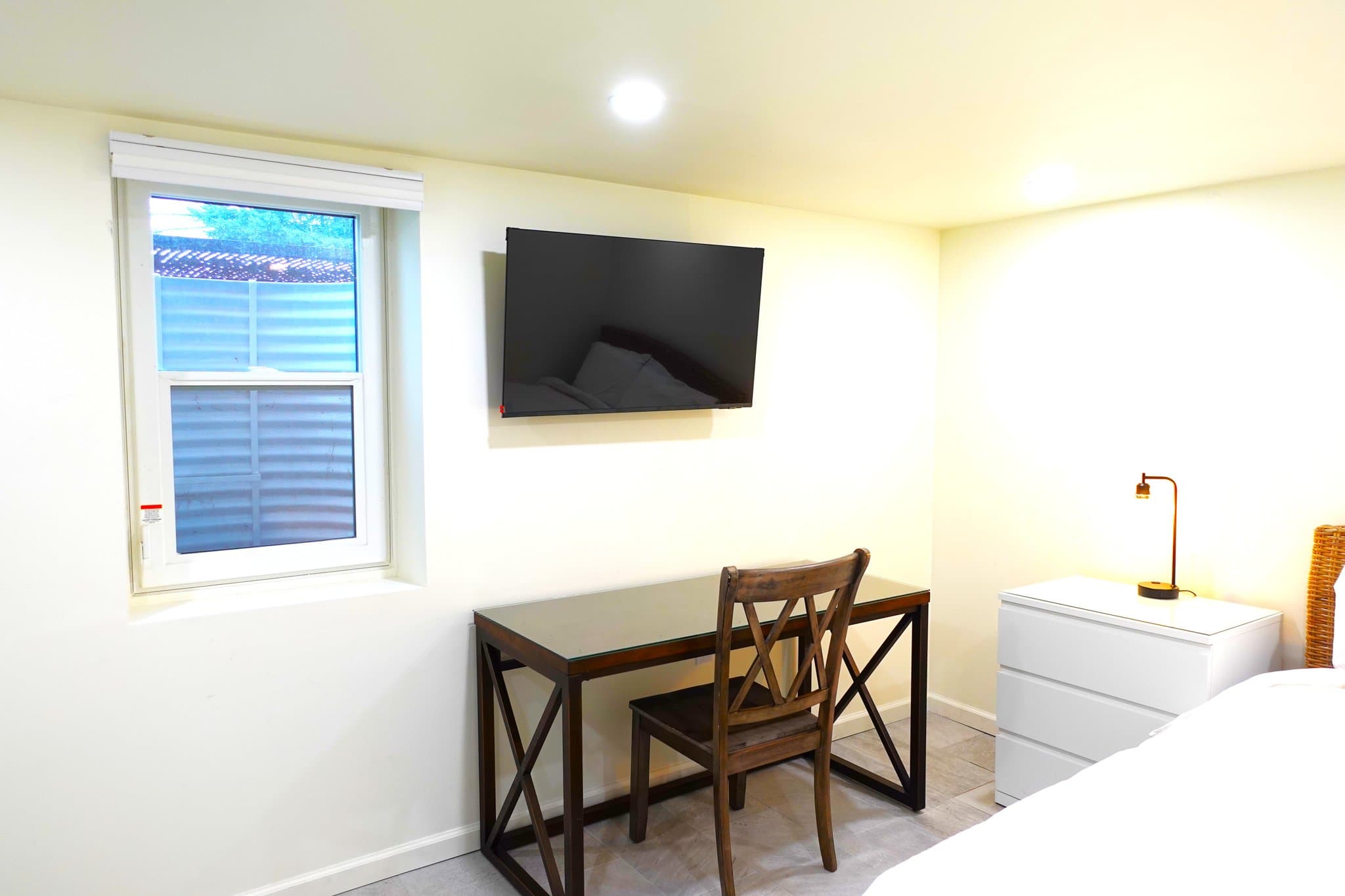 Clinton Township Single Room: 19510 Gaynon Dr