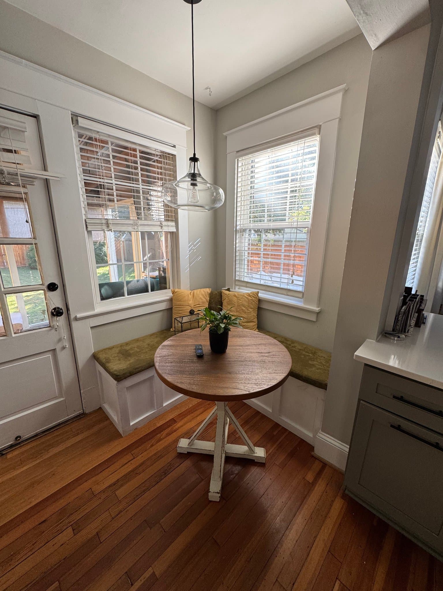 Richmond House: 4019 Clinton Ave