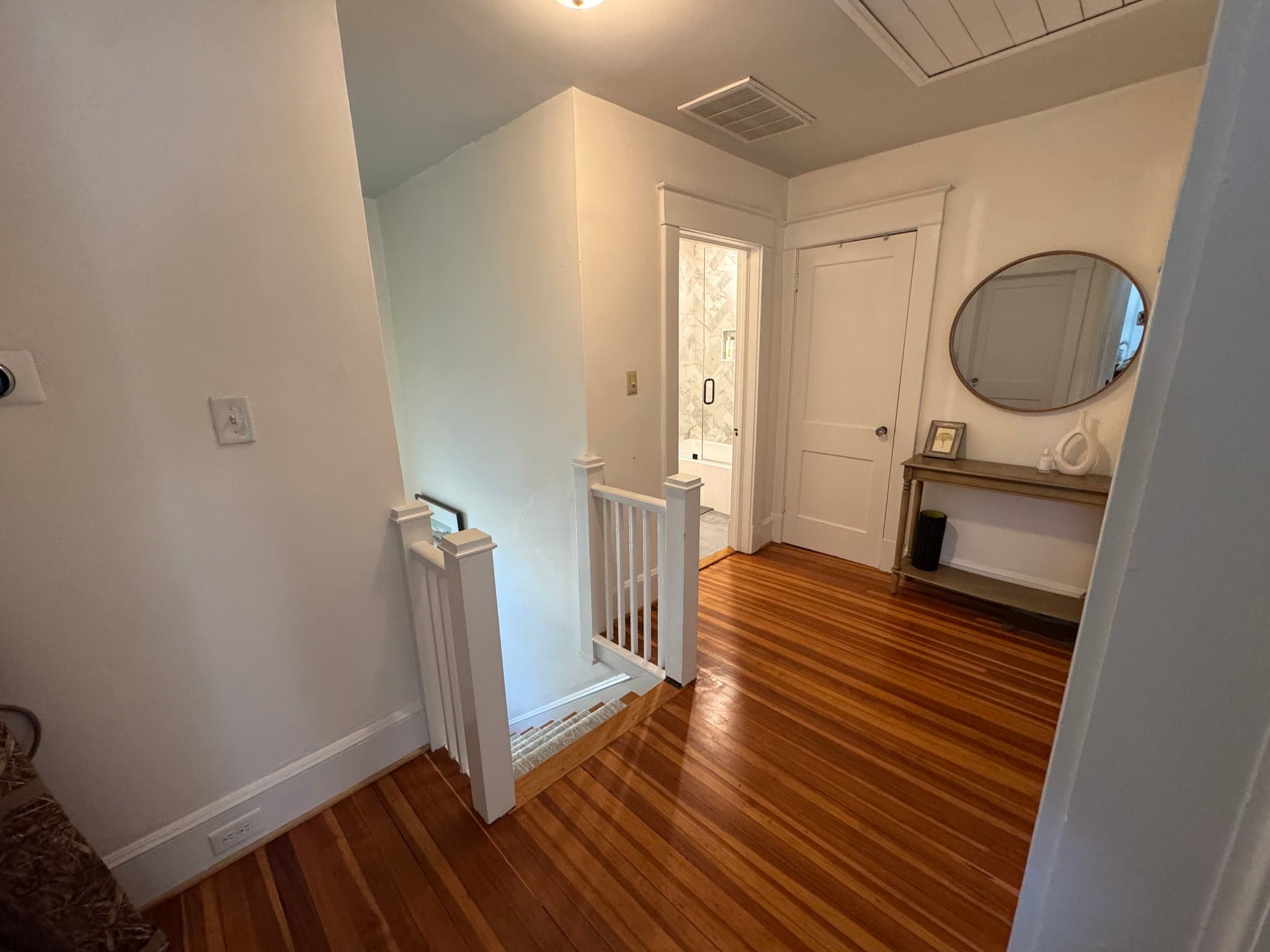 Richmond House: 4019 Clinton Ave