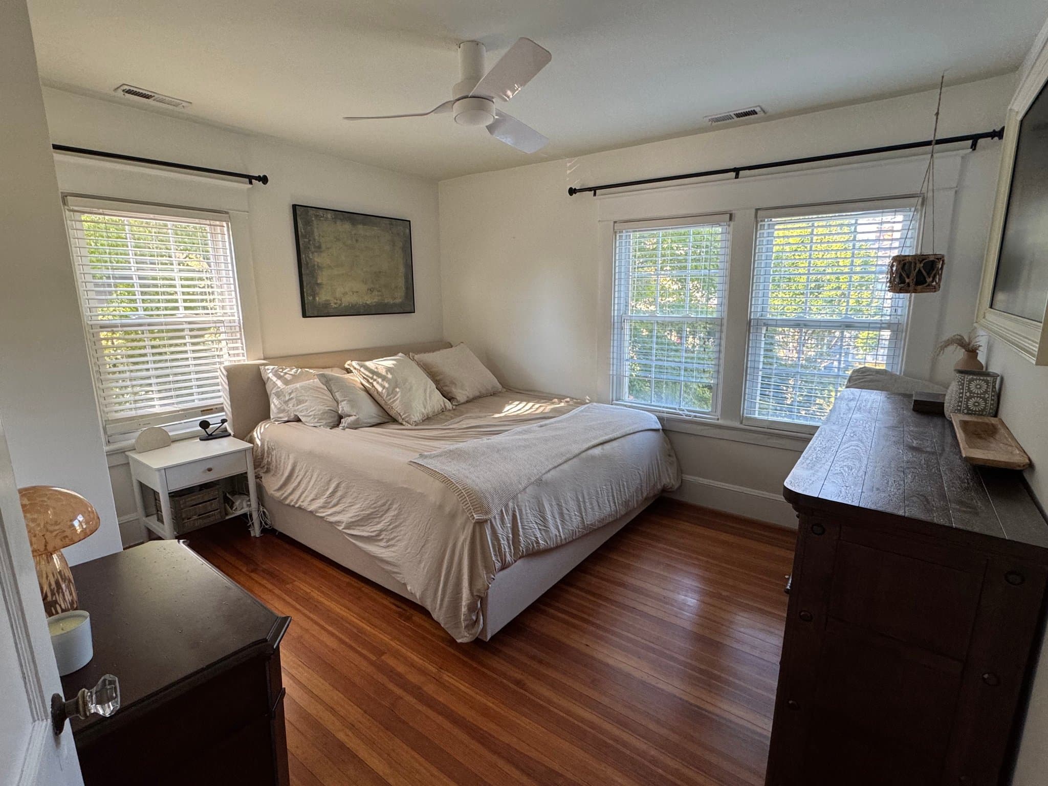 Richmond House: 4019 Clinton Ave