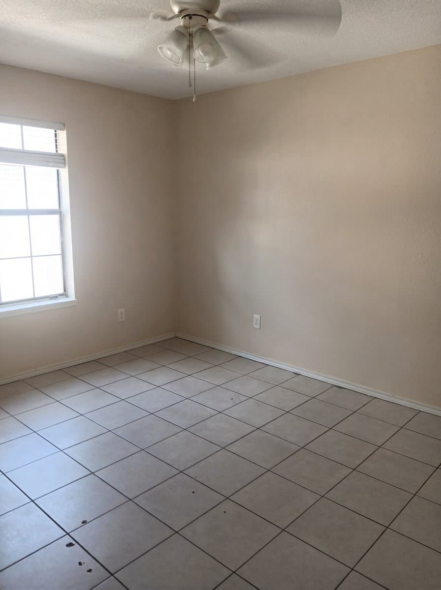Donna Multiplex: 417 Date Palm Avenue
