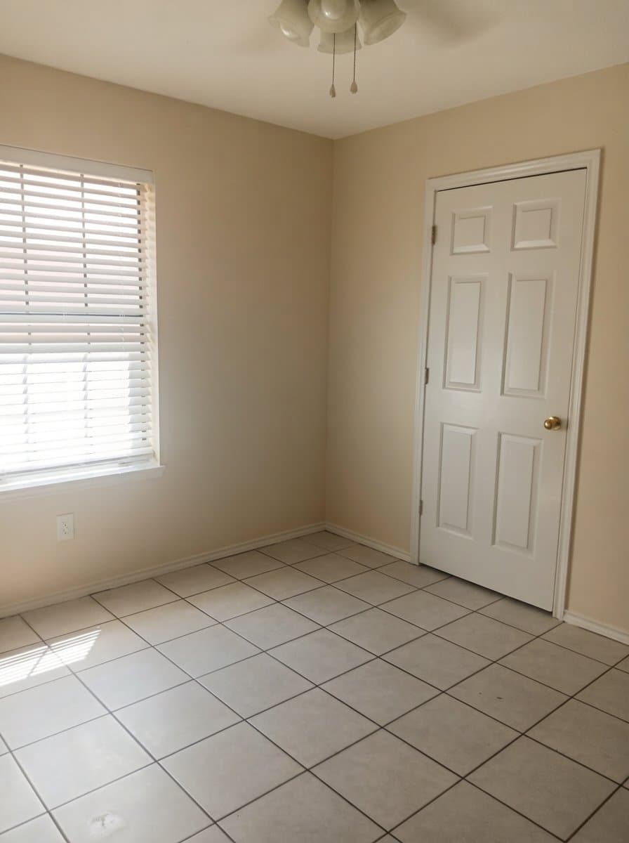 Donna Multiplex: 417 Date Palm Avenue