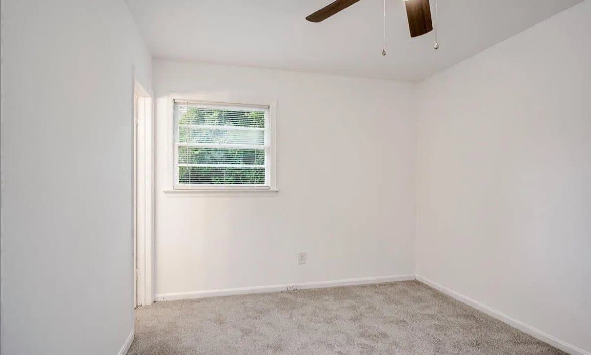 Augusta House: 2002 Evergreen Dr