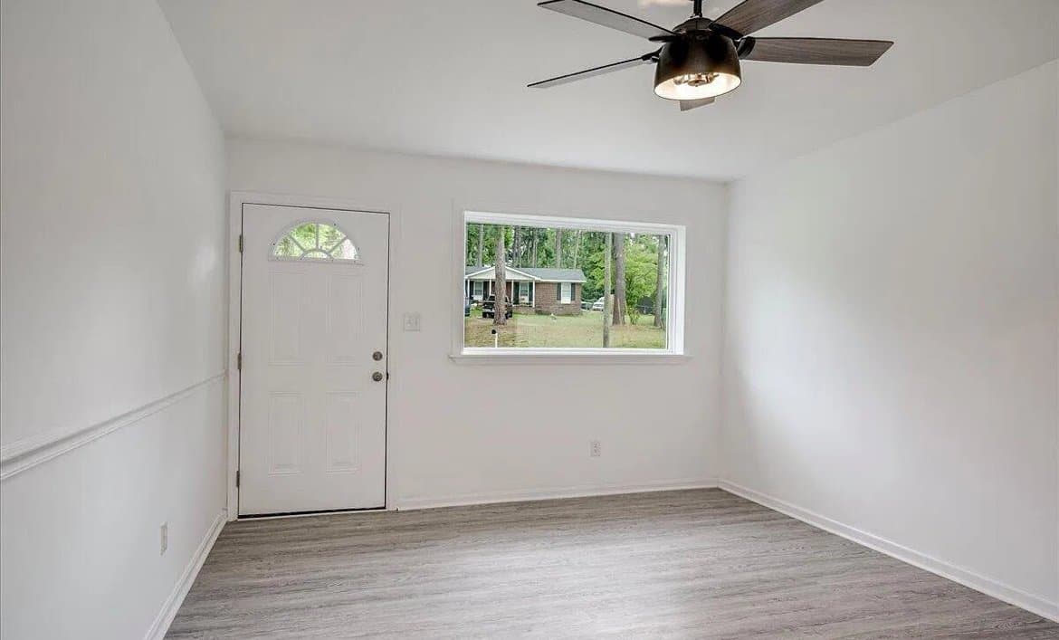 Augusta House: 2002 Evergreen Dr