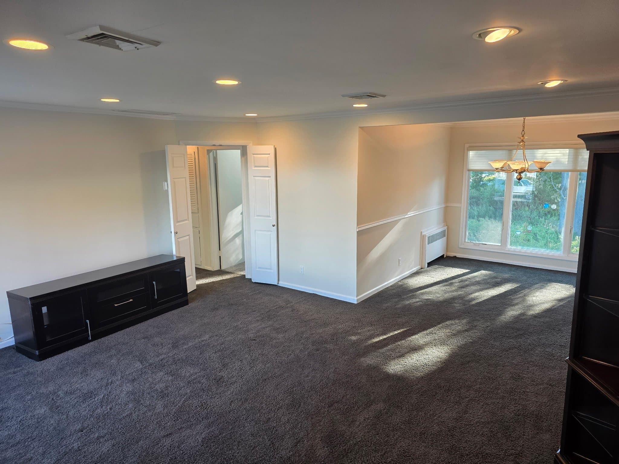 Valley Stream House: 32 Elderberry Ln E