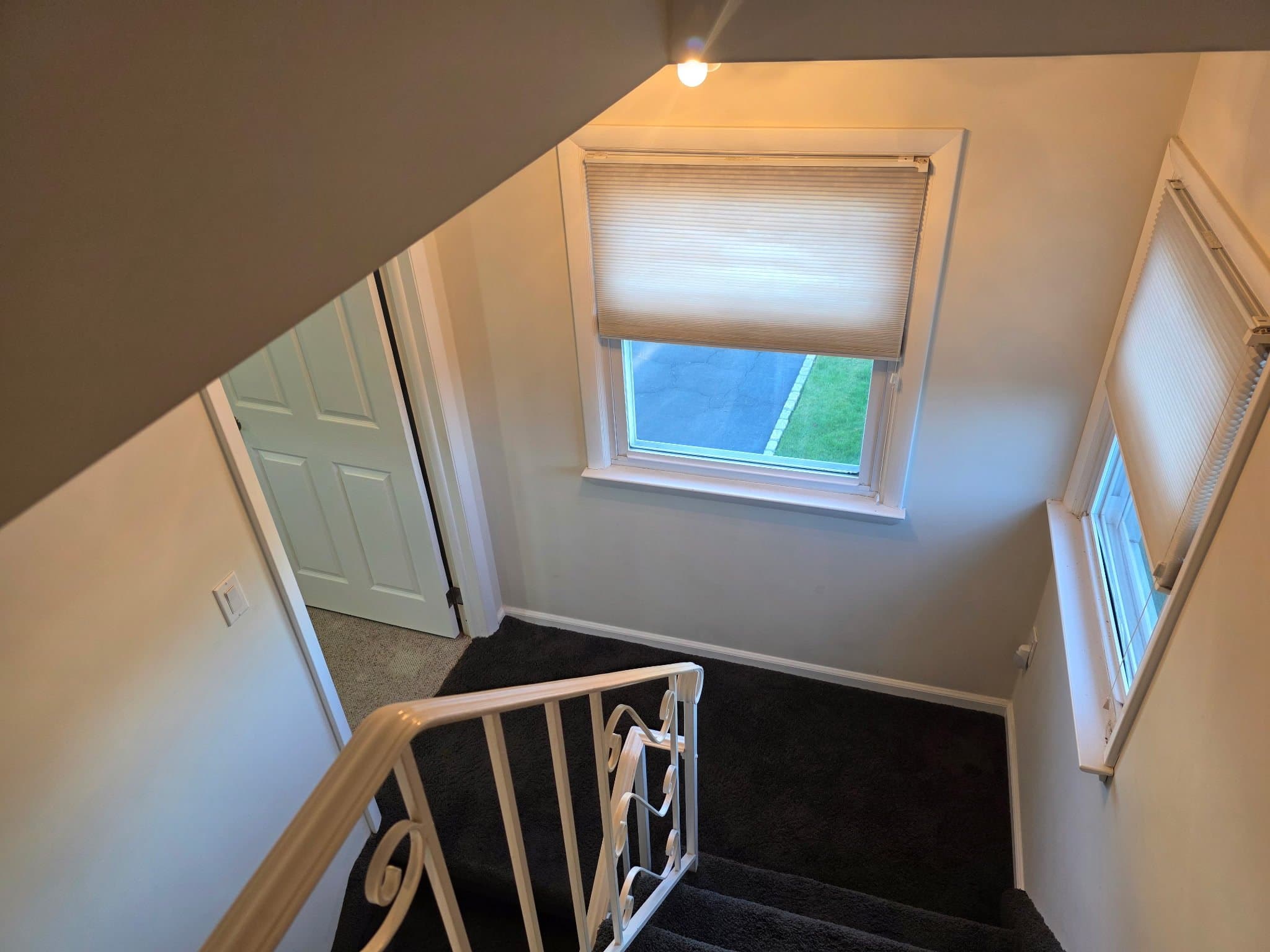 Valley Stream House: 32 Elderberry Ln E