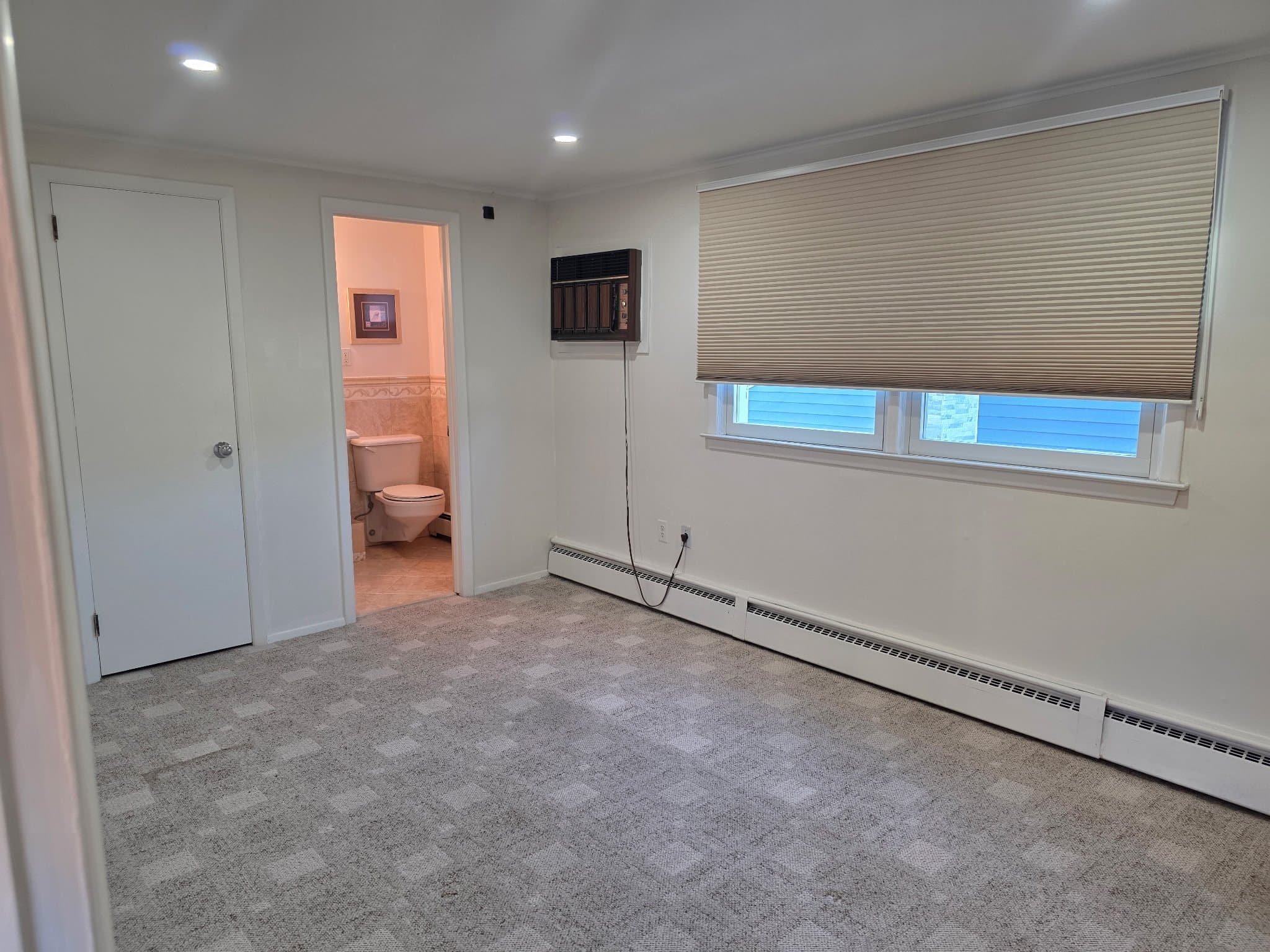 Valley Stream House: 32 Elderberry Ln E