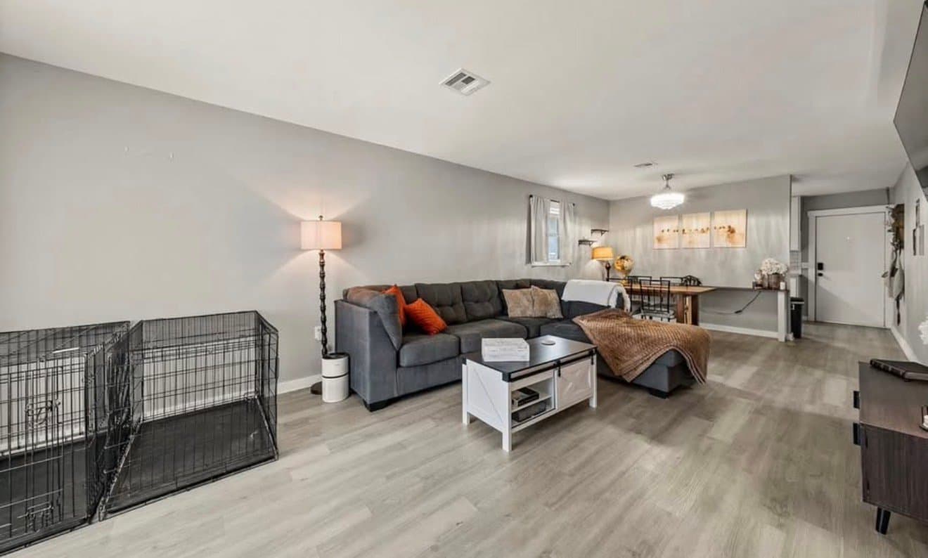 Hewitt Multiplex: 212 Queen Dr