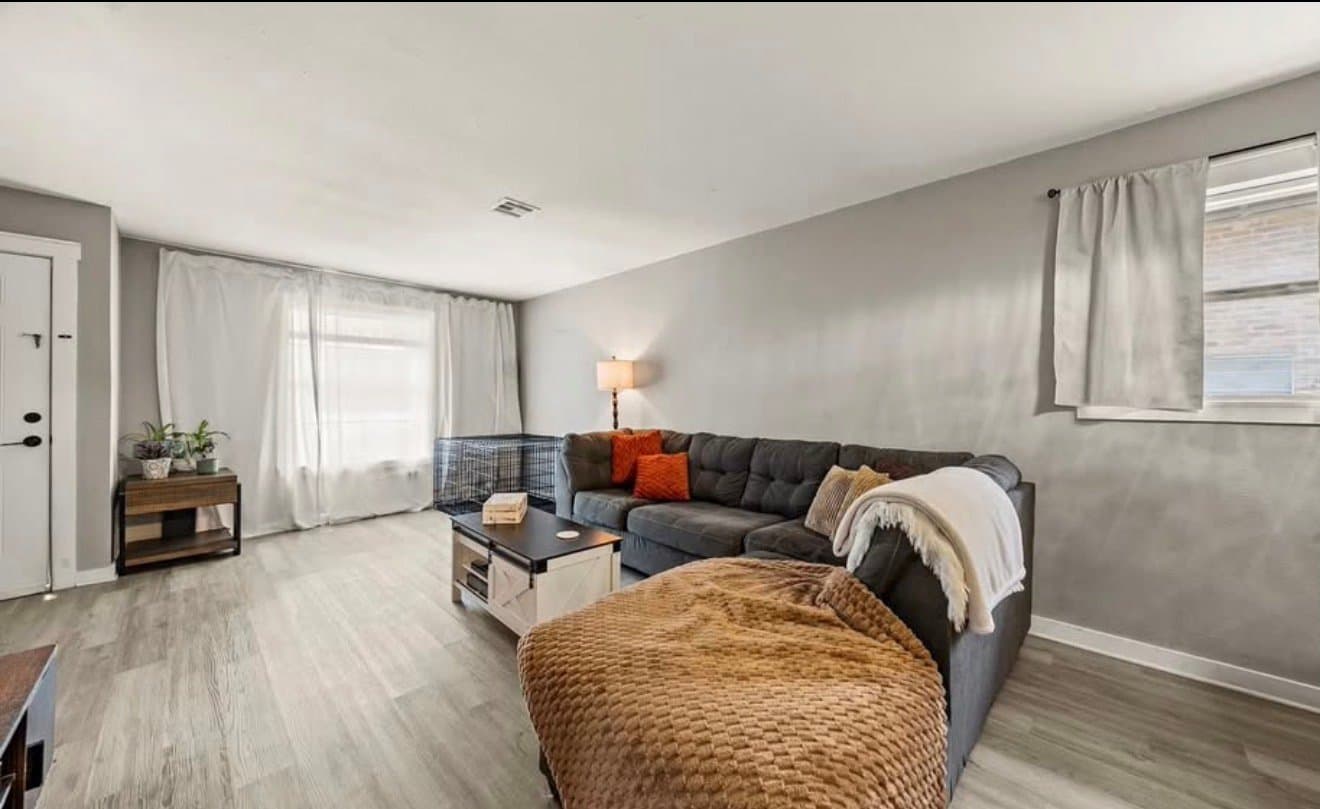Hewitt Multiplex: 212 Queen Dr