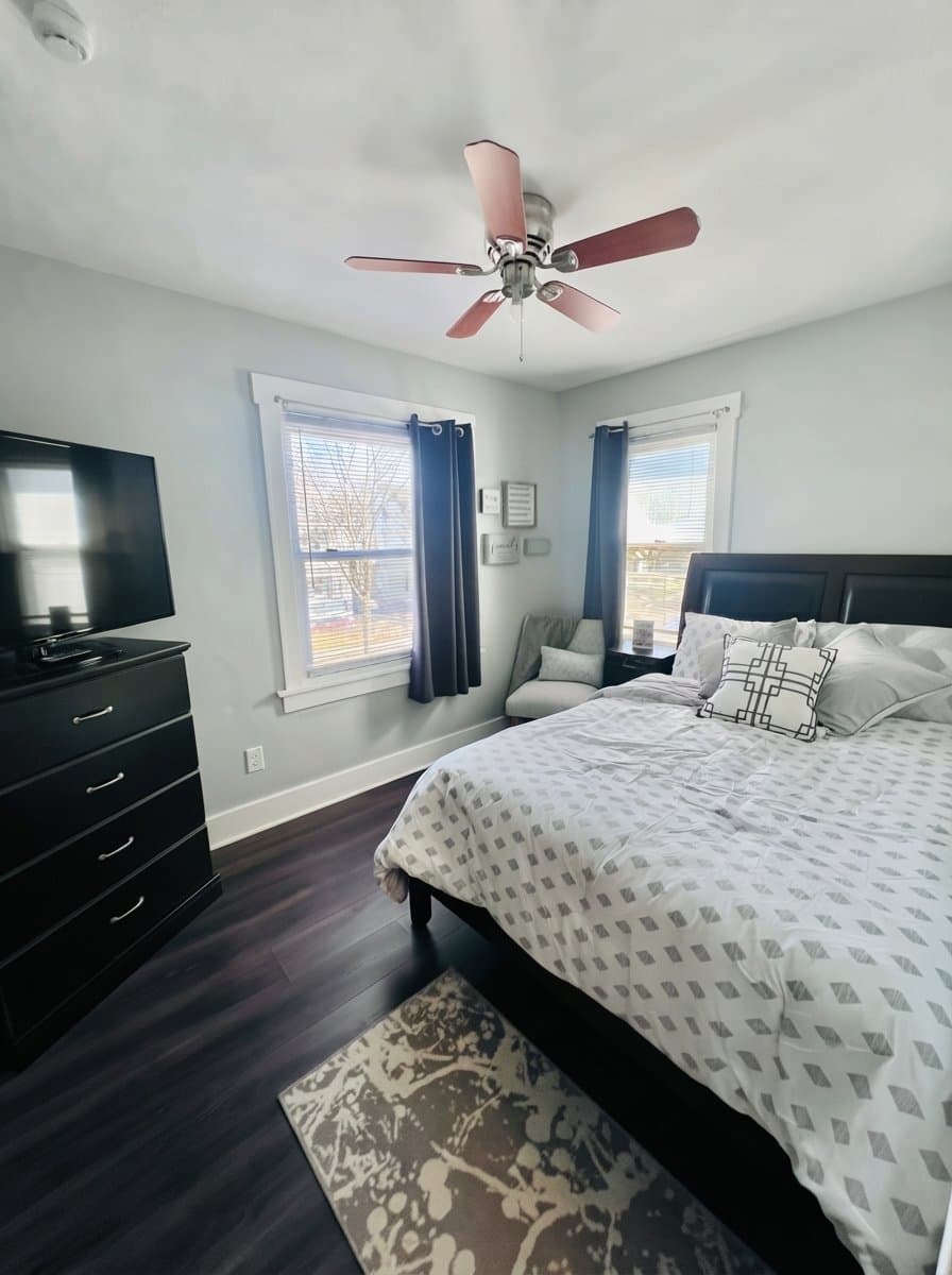 Rochester House: 287 Barton St