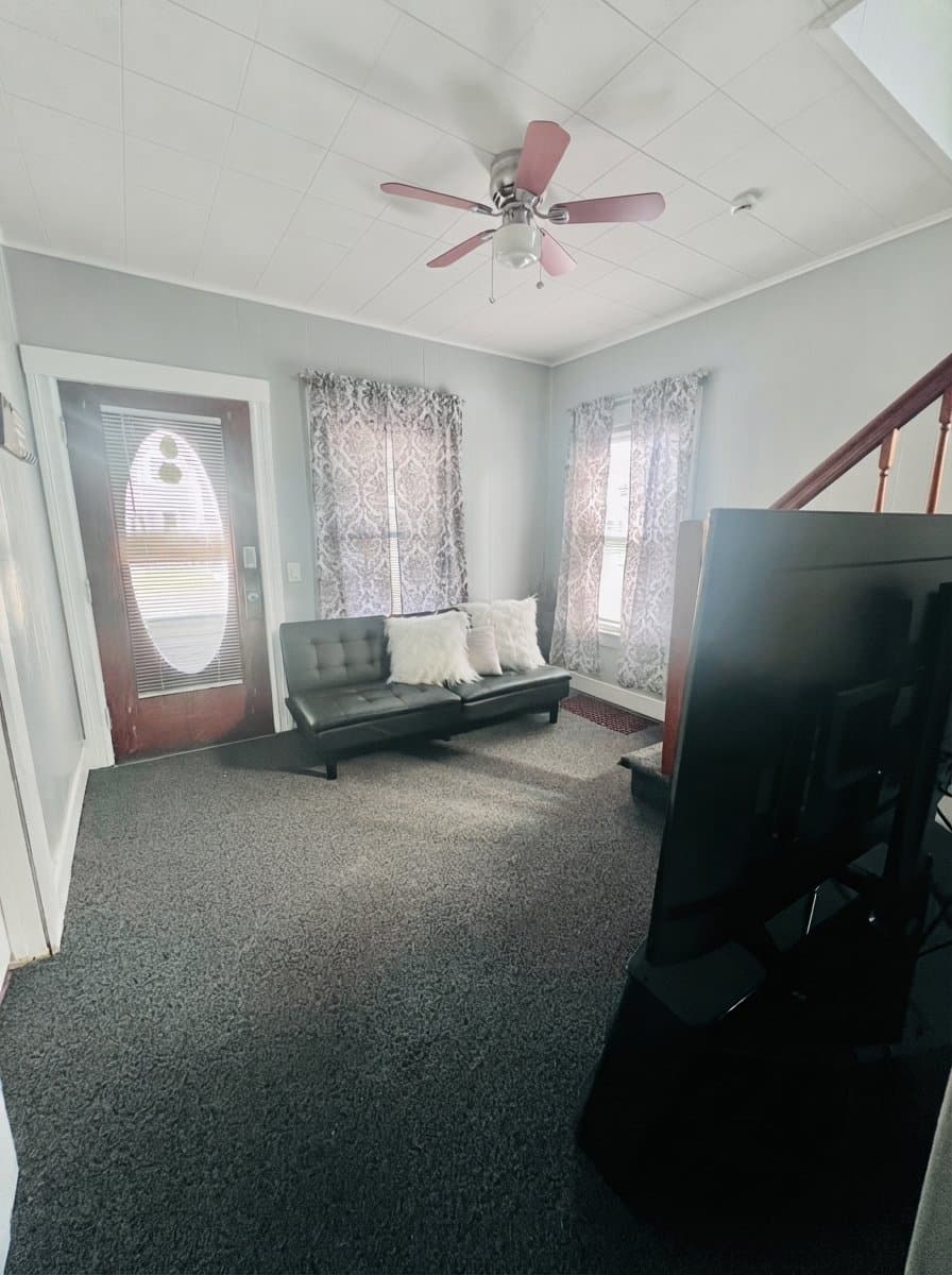 Rochester House: 287 Barton St