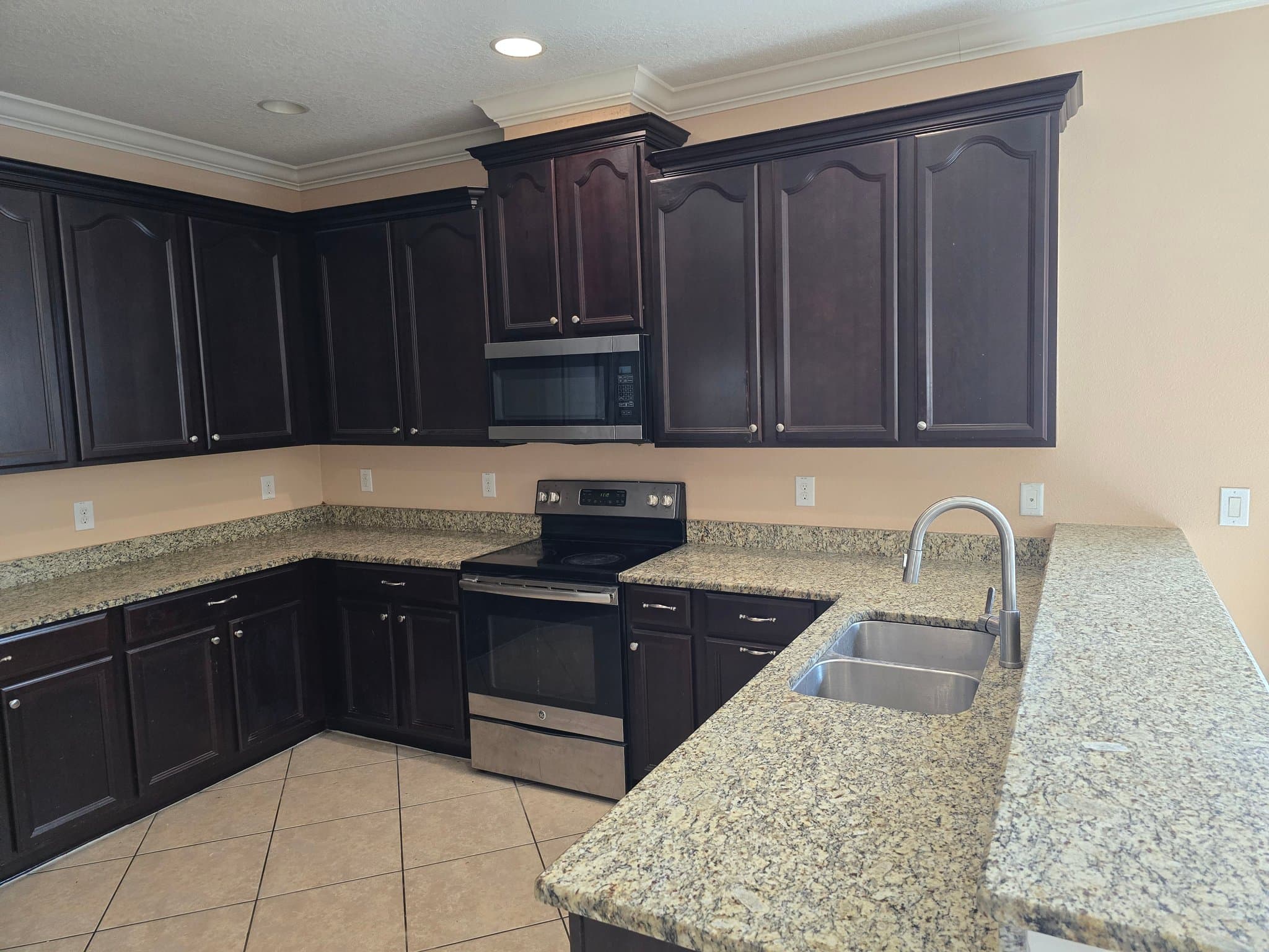 Tampa House: 7802 Tuscany Woods Dr