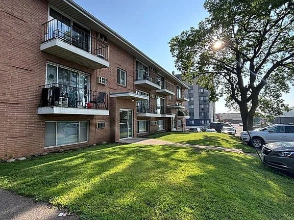 hopkins Apartment: 1321 Division Street