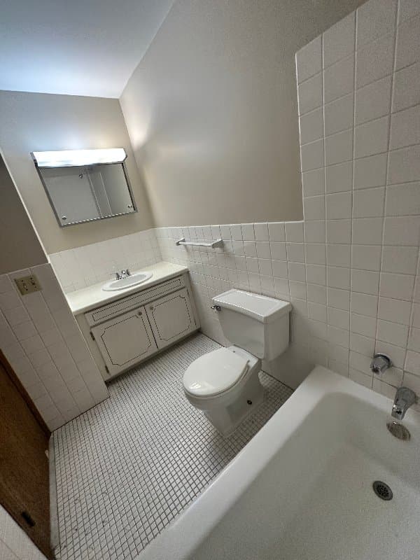 hopkins Apartment: 1321 Division Street