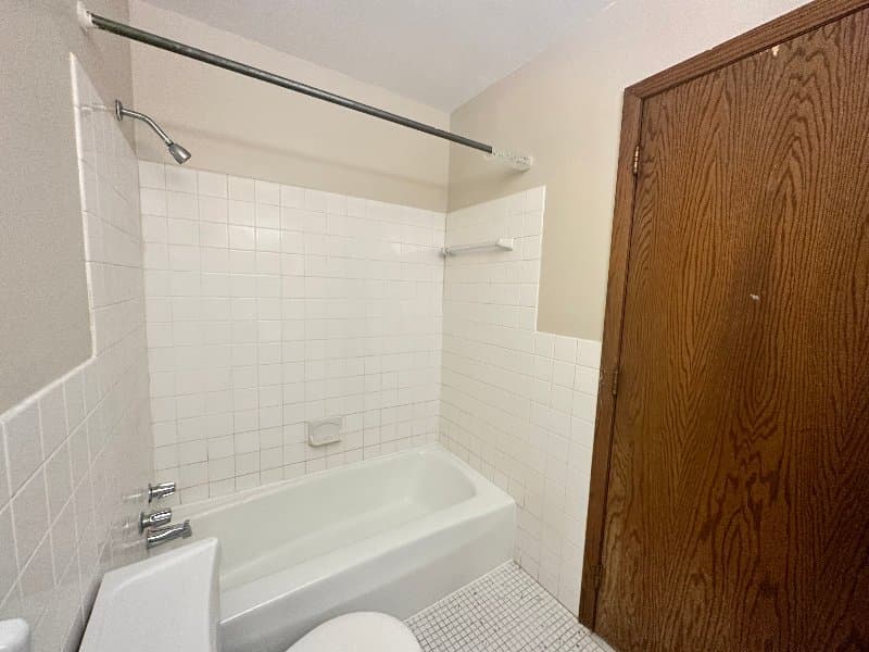 hopkins Apartment: 1321 Division Street