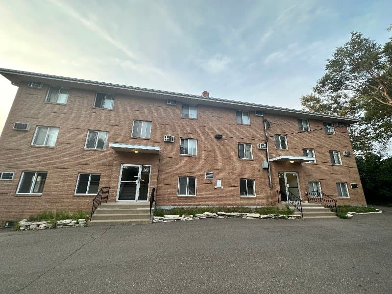 hopkins Apartment: 1321 Division Street
