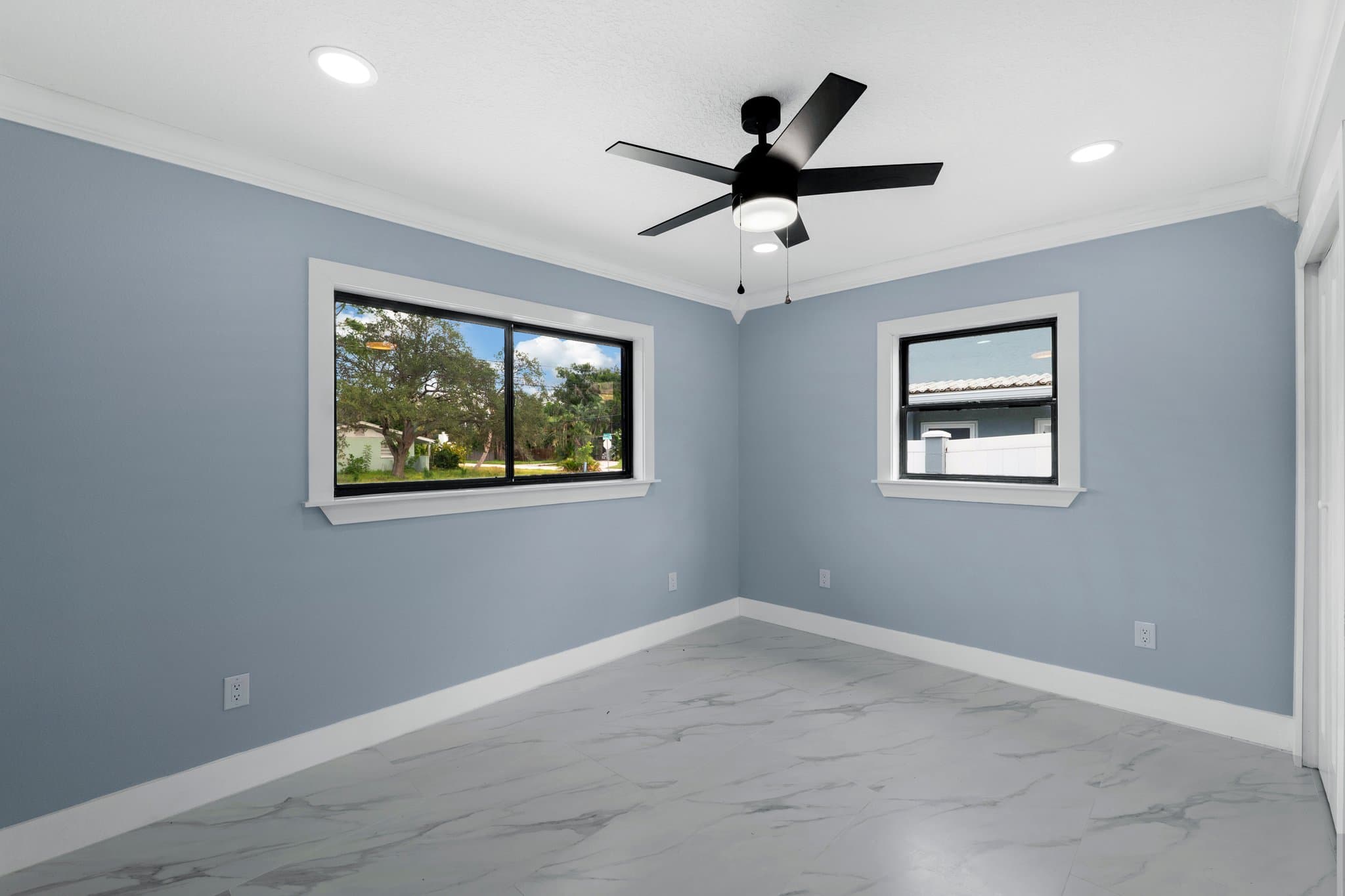 Saint Petersburg House: 4310 Huntington St NE