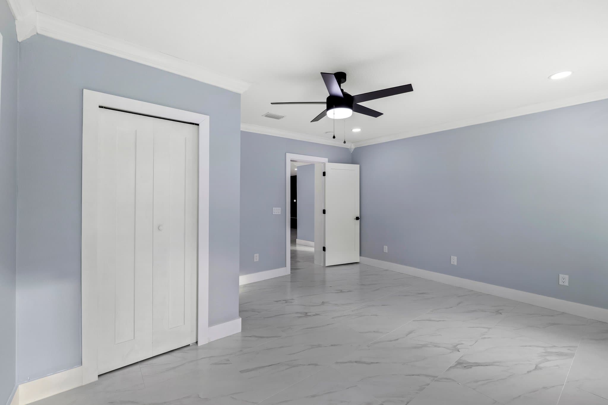 Saint Petersburg House: 4310 Huntington St NE